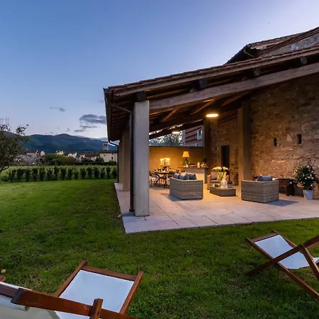 Villa Brunetta, Discover Your Modern But Traditional In Lucca *