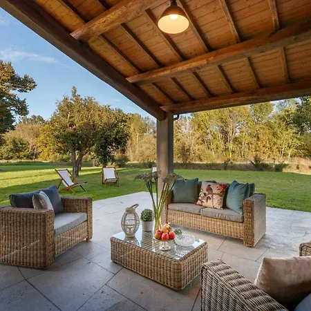 וילה Brunetta, Discover Your Modern But Traditional In Lucca קאפאנורי