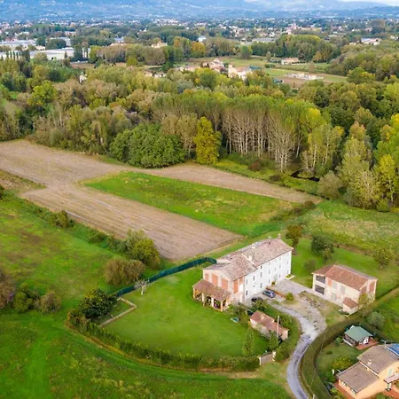 Brunetta, Discover Your Modern But Traditional In Lucca
