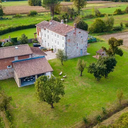 וילה Brunetta, Discover Your Modern But Traditional In Lucca קאפאנורי