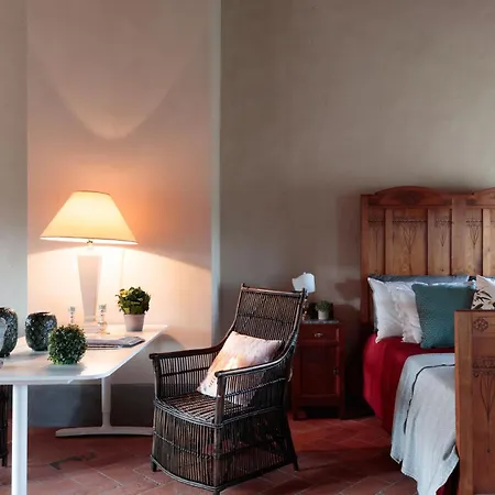 Brunetta, Discover Your Modern But Traditional In Lucca *