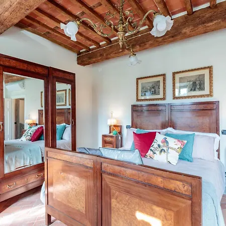 Brunetta, Discover Your Modern But Traditional In Lucca Capannori