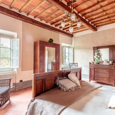 Brunetta, Discover Your Modern But Traditional In Lucca * カパンノリ